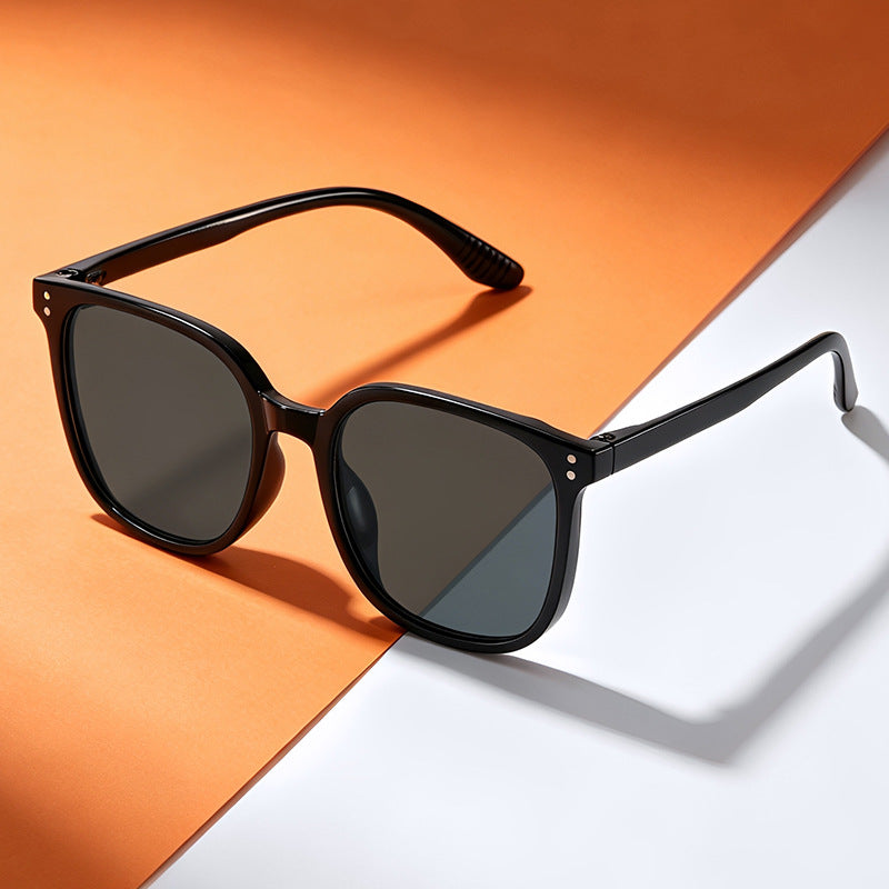 Vintage-Inspired Transparent Frame Sunglasses Kalsten