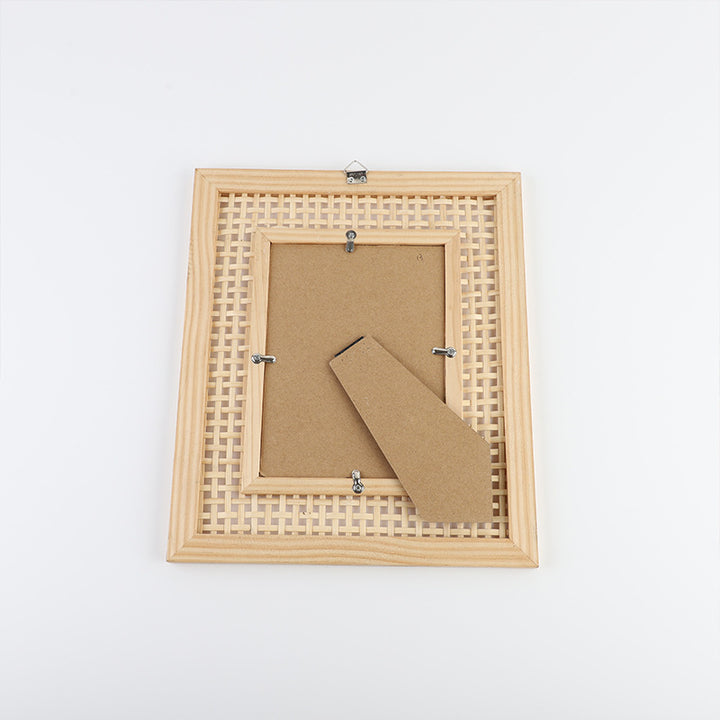 Artful picture frame in rattan design Kalsten
