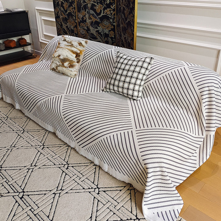 Cozy Geometric Pattern Throw Blanket