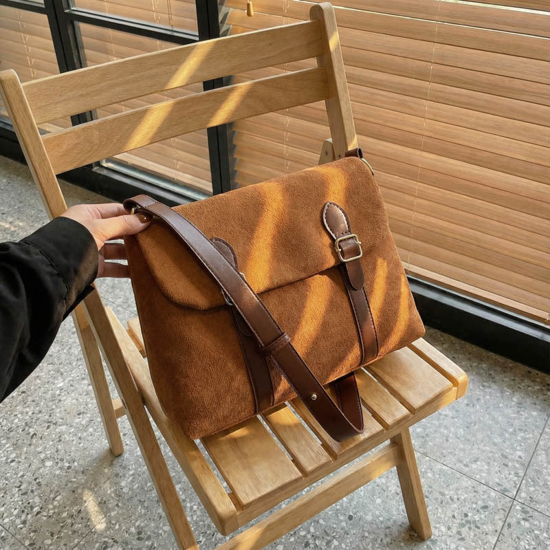 WoChic Vintage-Style Messenger Bag Kalsten