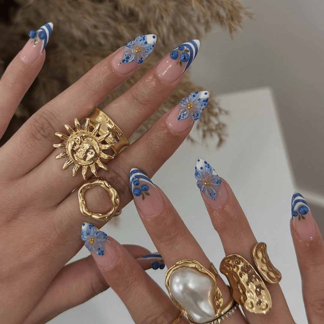 Artful nail art with floral accents Kalsten