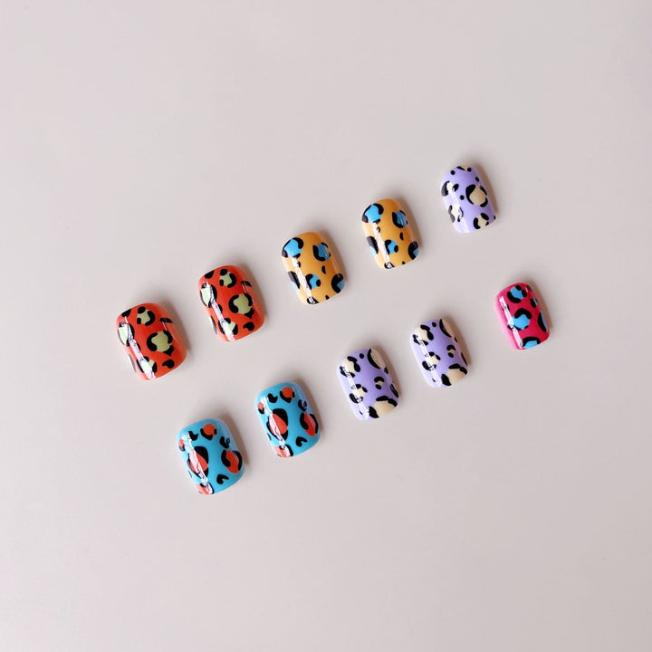Acrylic nail set with wild leopard pattern Kalsten