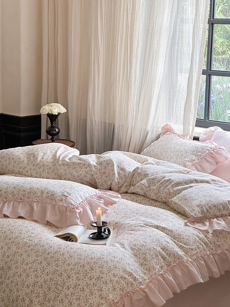 Vintage romantic bedding set with ruffled hem and floral pattern