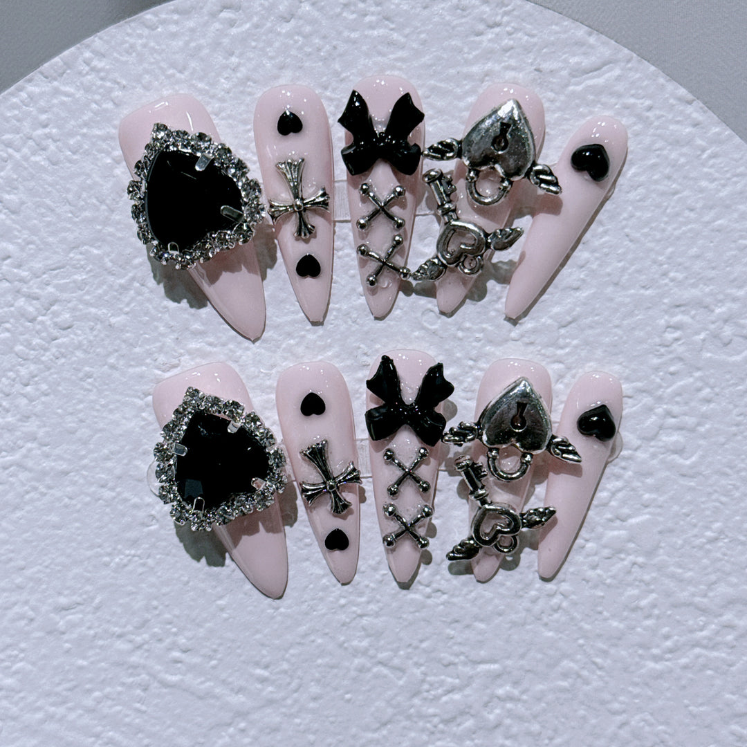Glamorous Nail Art Extensions