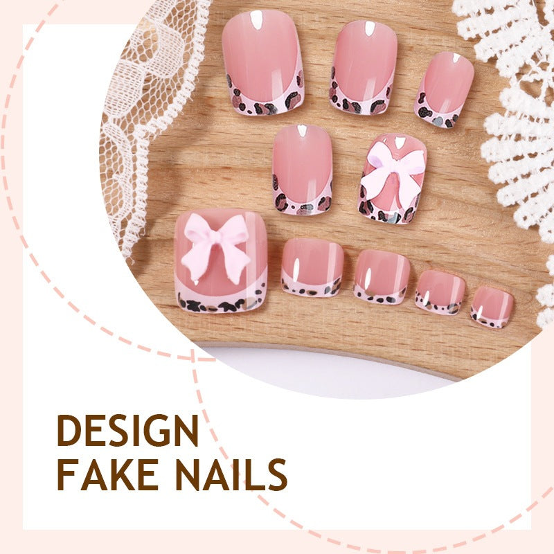 Artificial nail set with playful animal motif and elegant design Kalsten