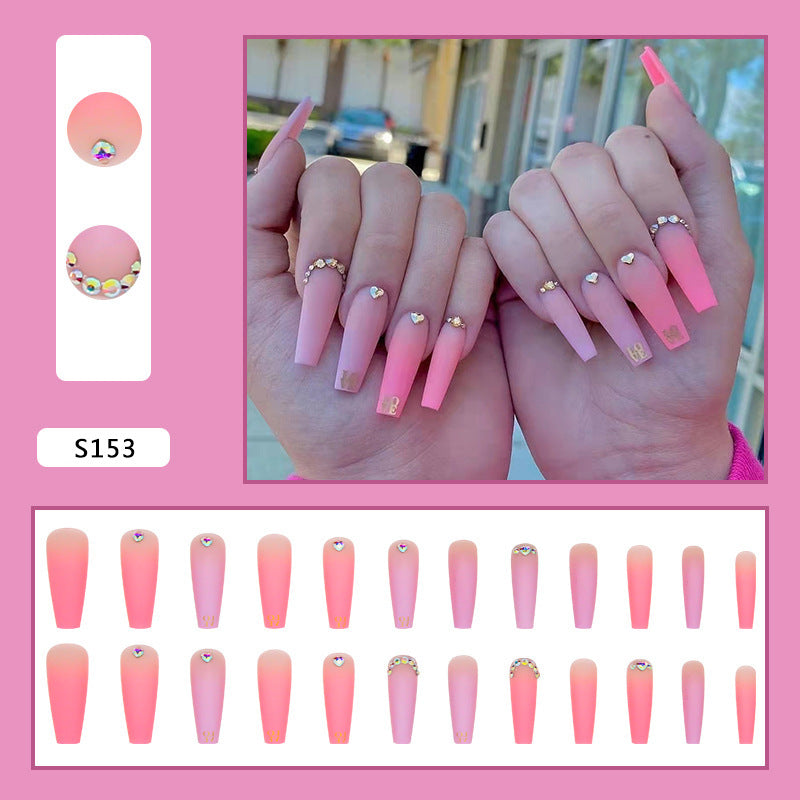 Nail set with enchanting heart details Kalsten