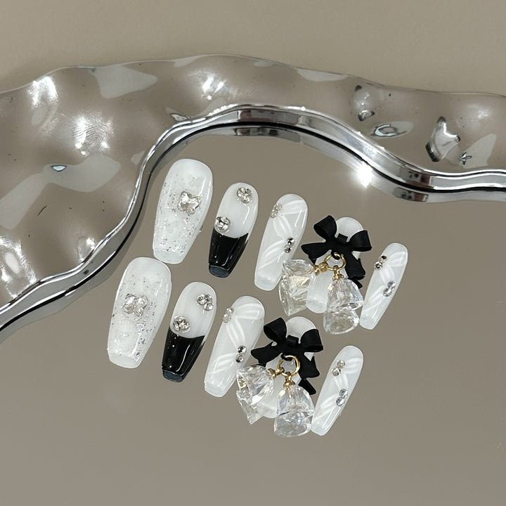 Elegant Rhinestone-Embellished Press-On Nail Art Set