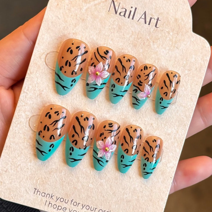 Creative Artistic Press-On Nail Set Kalsten