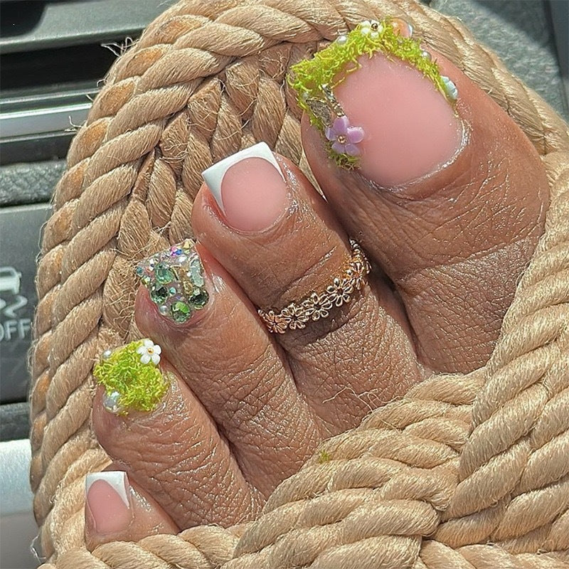 Artificial nail set with floral 3D details and glitter embellishments Kalsten