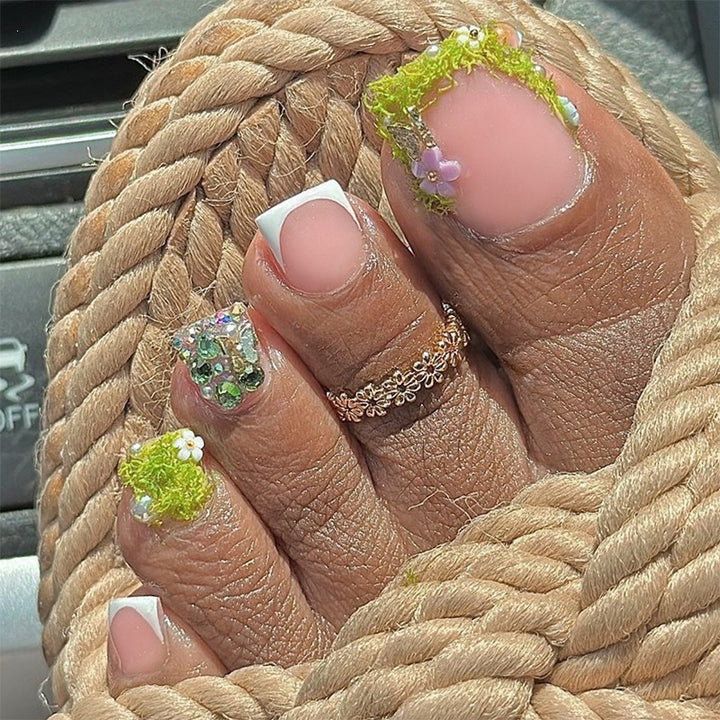 Artificial nail set with floral 3D details and glitter embellishments Kalsten