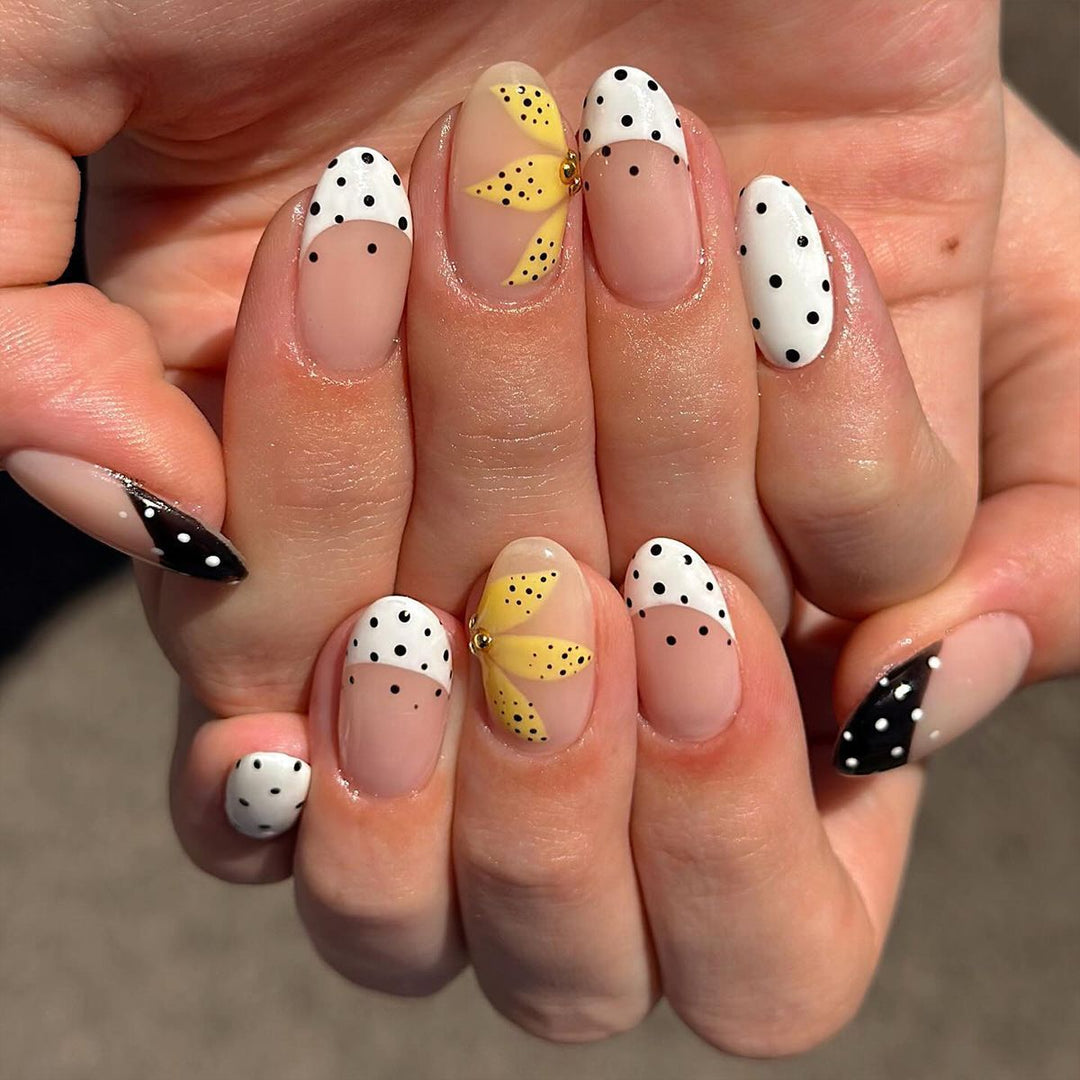 Creative Floral Accent Nail Art Set Kalsten