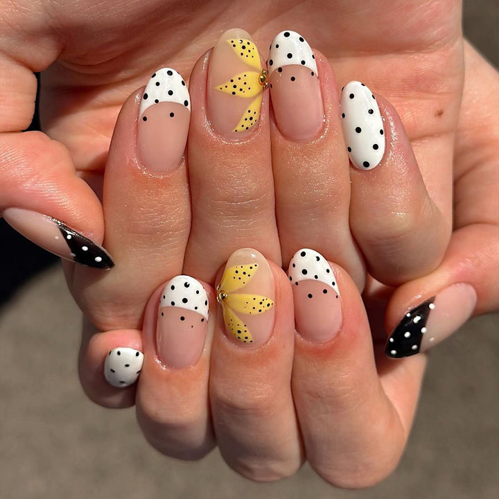 Creative Floral Accent Nail Art Set Kalsten