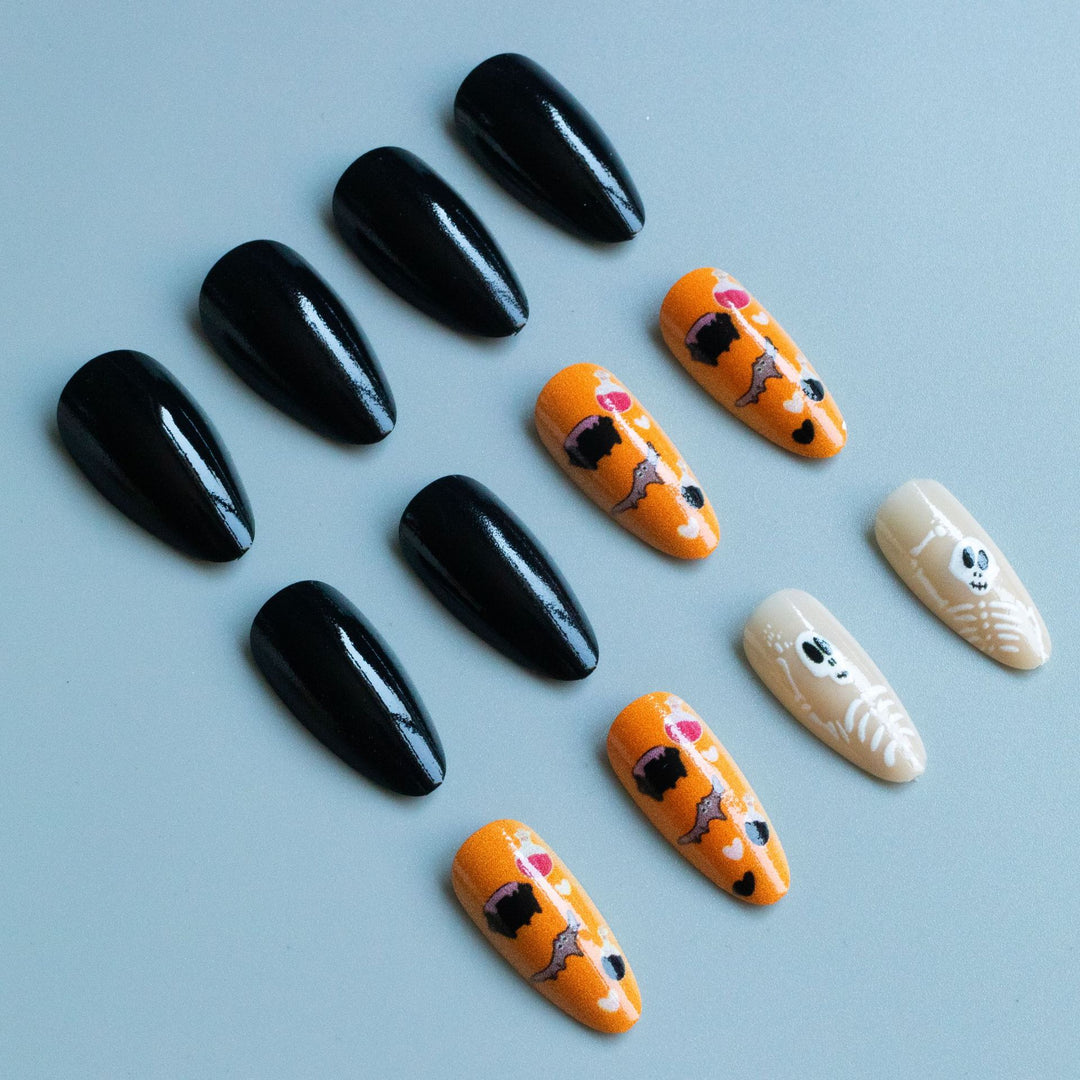 Artistic Halloween-Themed Nail Art Kit