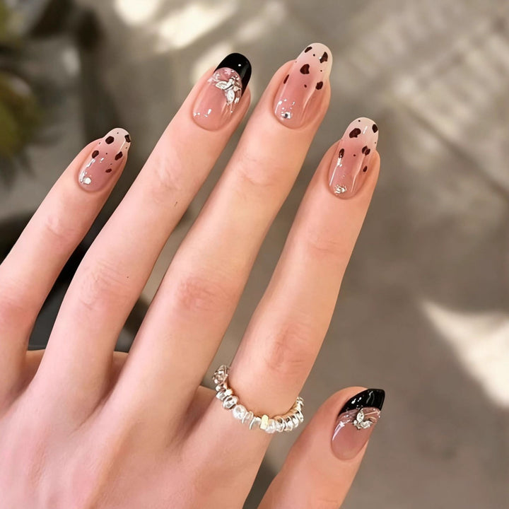 Exclusive artificial nails with dreamy heart and glitter effects Kalsten