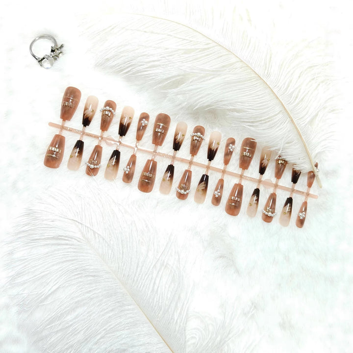 Artificial nail set with elegant ombre and pearl design Kalsten
