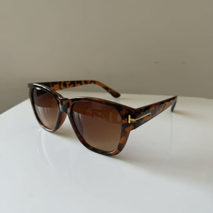 Fashion-Forward Elegant Shield Sunglasses Kalsten