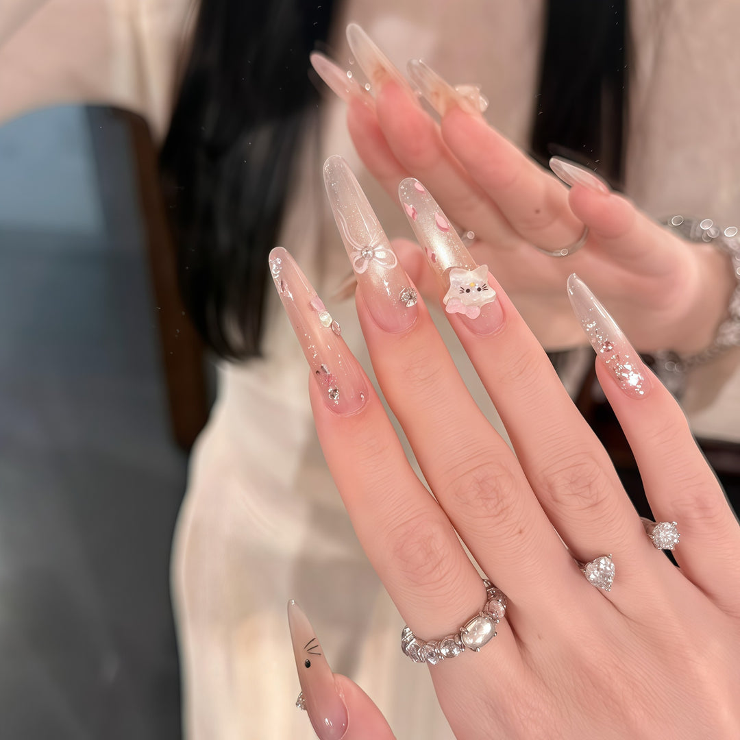 Artificial nails with Playful-Elegant Design Kalsten