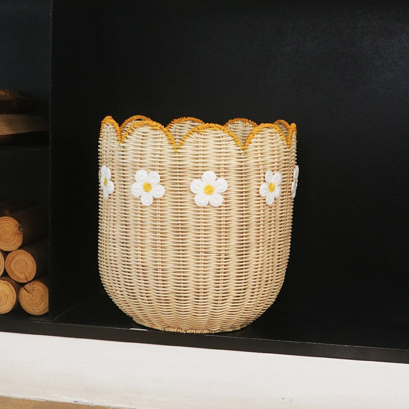 Decorative Scalloped Edge Woven Basket Kalsten