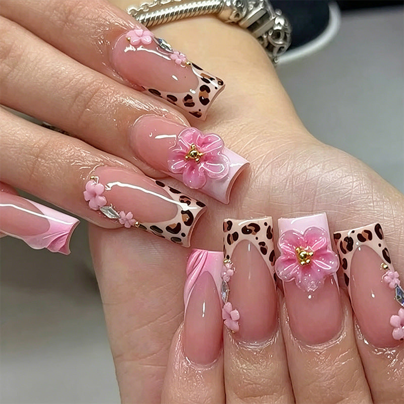 Elegant Artificial Nail Tips with Gold Accents Kalsten