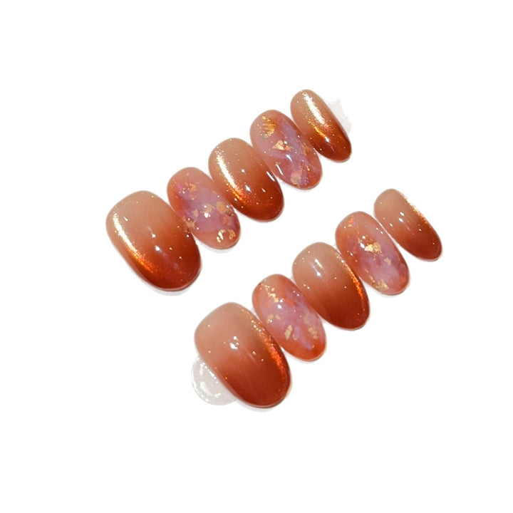 Artificial nails in modern ombre design Kalsten