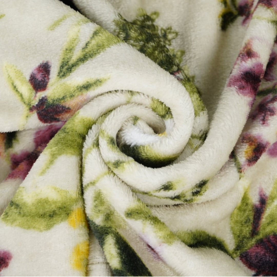 Floral Patterned Cozy Throw Blanket