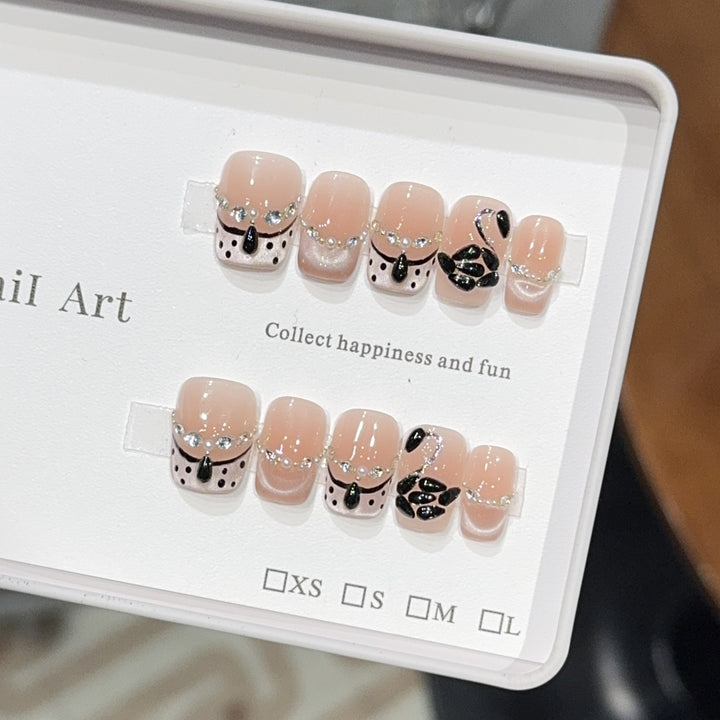 Elegant artificial nails with flower décor and glitter Kalsten
