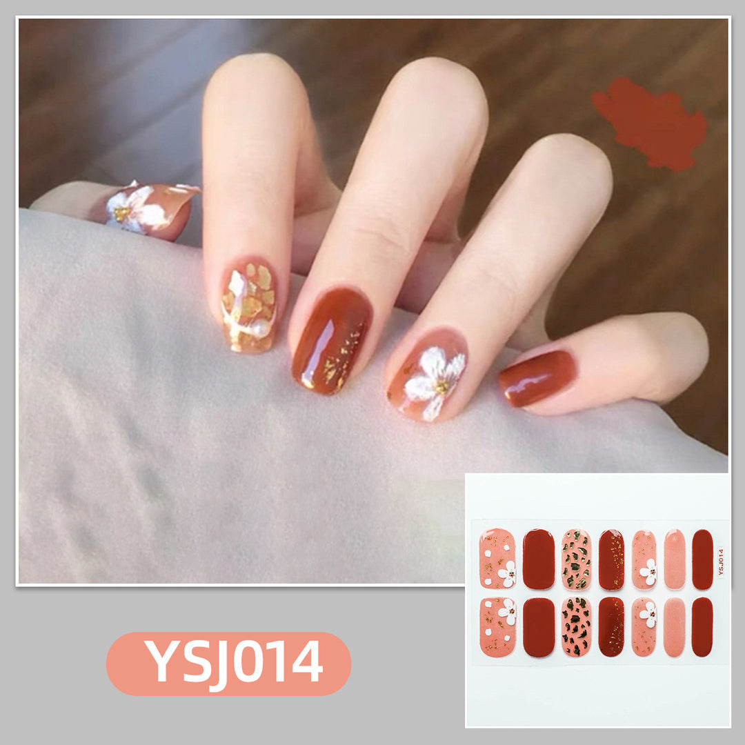 Artistic nail decoration with glitter details Kalsten