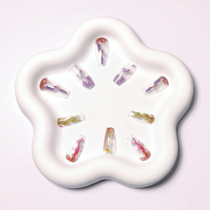 Artificial nails with dried flowers Kalsten