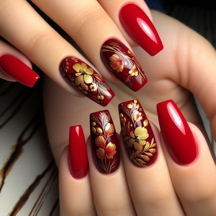 Artful nail tips in an elegant flower pattern Kalsten