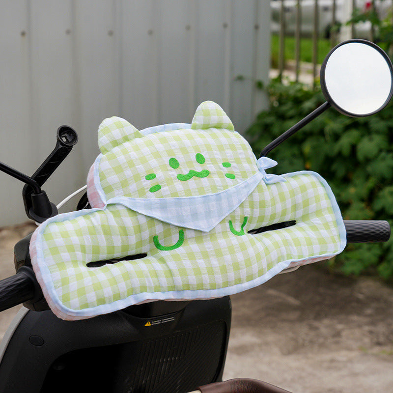 Plush handlebar warmers for scooters with cute cat design and grip slots