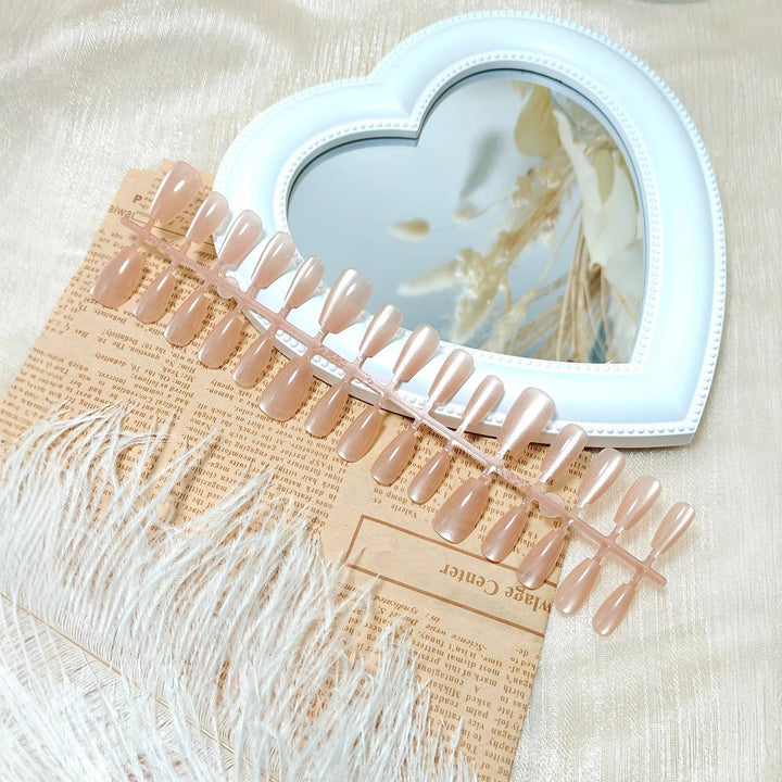High-Quality Artificial Nails in Timeless Nude Look Kalsten