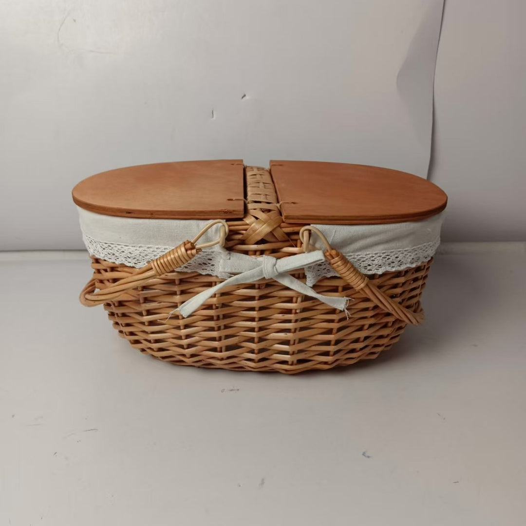 Women's picnic basket with practical wooden lid and stylish inner lining Kalsten