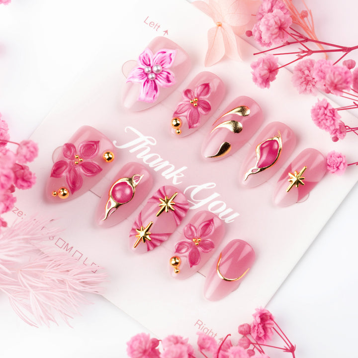 Artificial nails with floral and glamorous details Kalsten