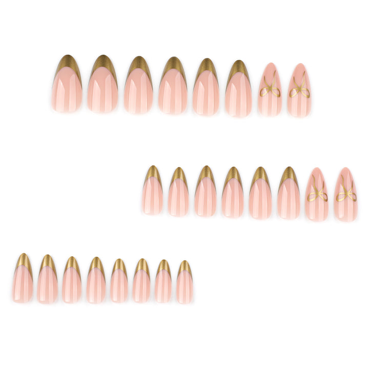 Elegant Nail Art with Gold Accents Kalsten