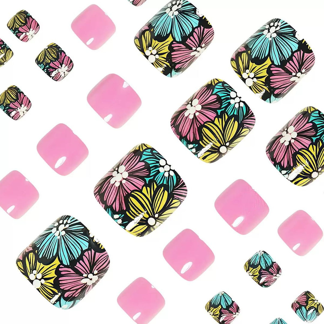 Nail art with colorful flower pattern Kalsten