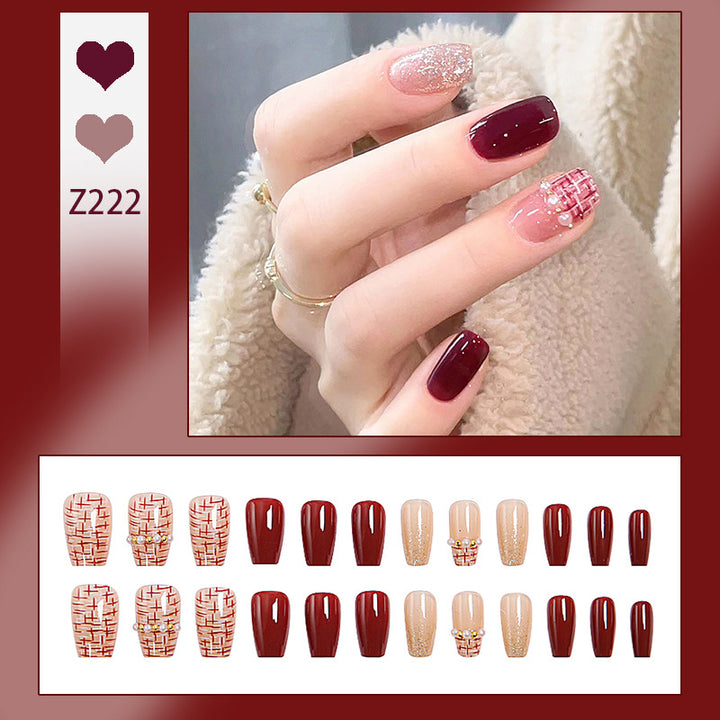 Artificial nail set with glamorous glitter and textural accents Kalsten