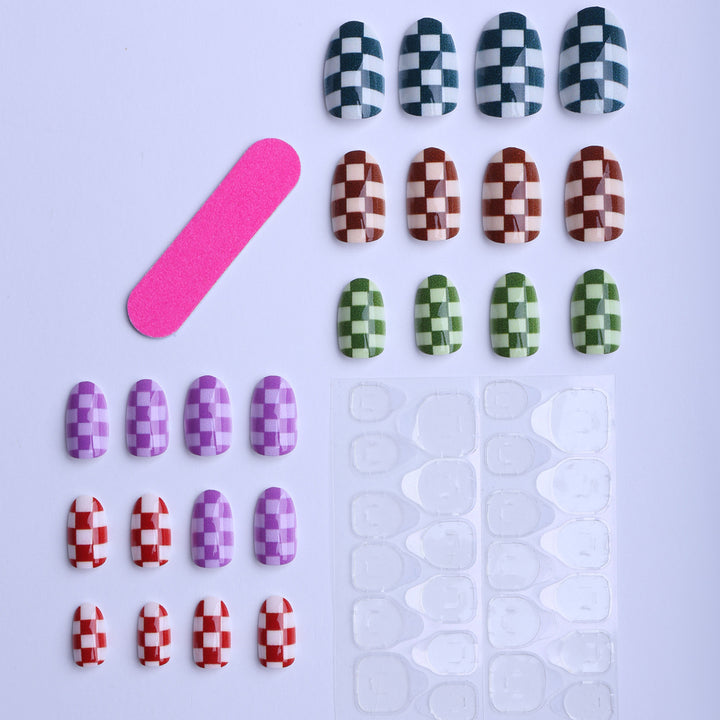 Artificial Nails in Modern Checkerboard Design Kalsten