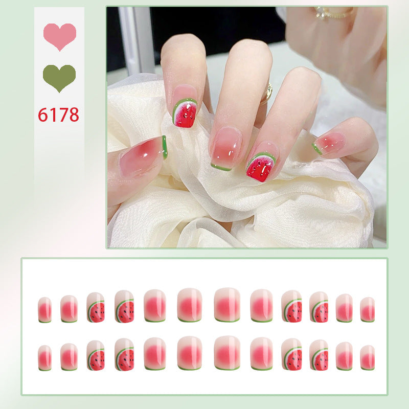 Minimalist Press-On Nail Art