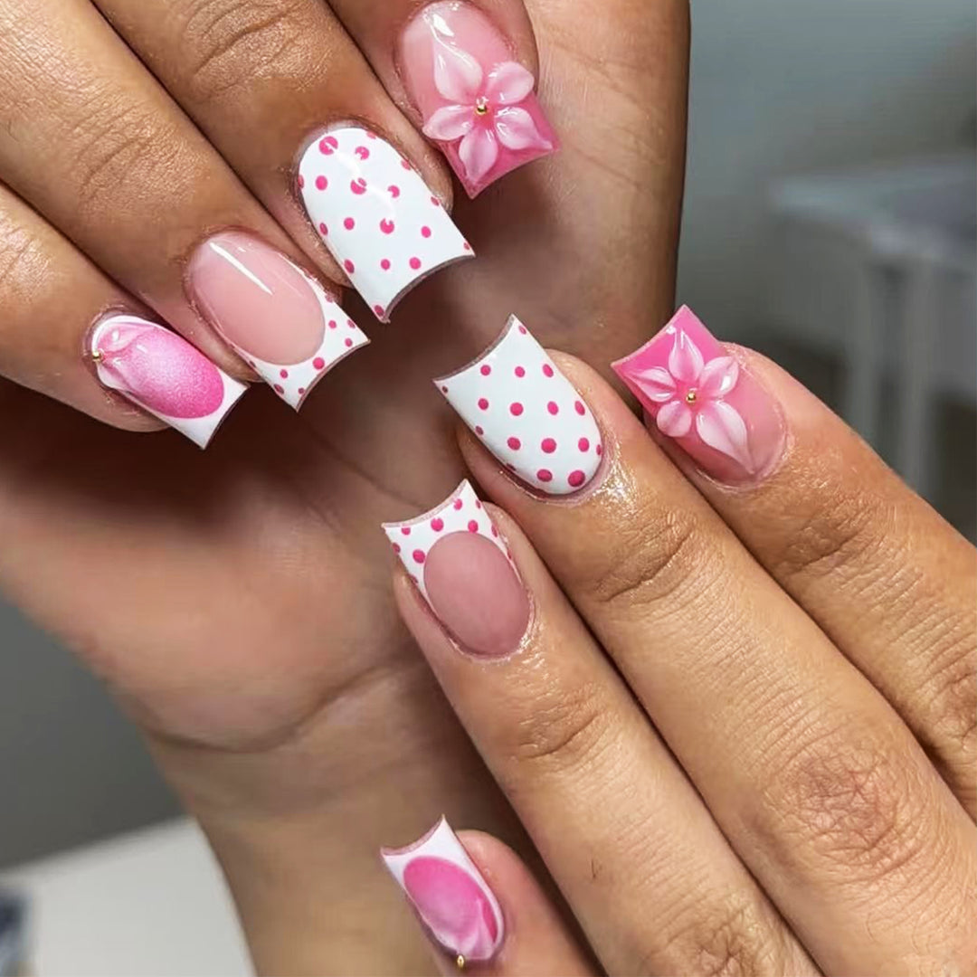 Artificial nail art with trendy flower decor and dots Kalsten
