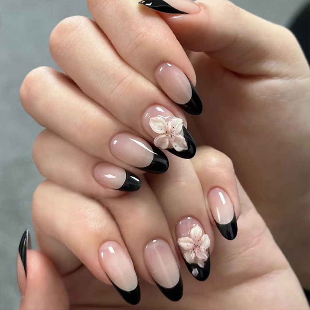 Elegant Nail Art with Flower Accents Kalsten