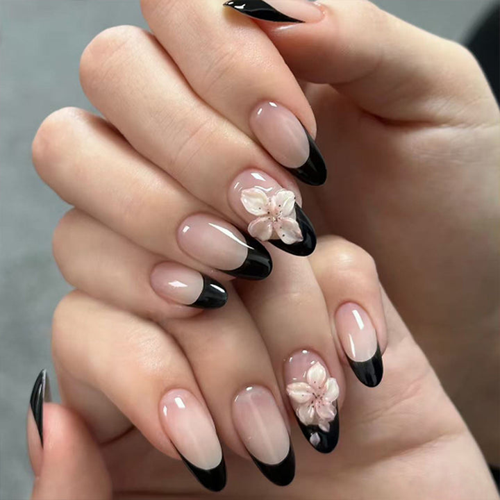 Elegant Nail Art with Flower Accents Kalsten