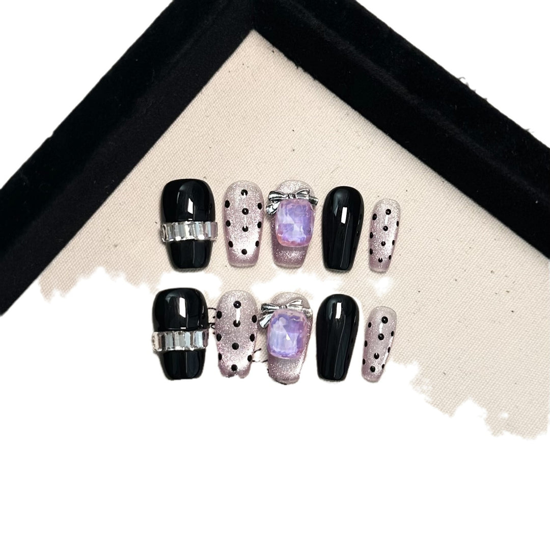 Chic Press-On Nail Design Set