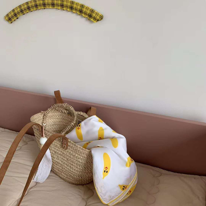 Cozy baby/kids blanket made of soft microfiber with cheerful banana print
