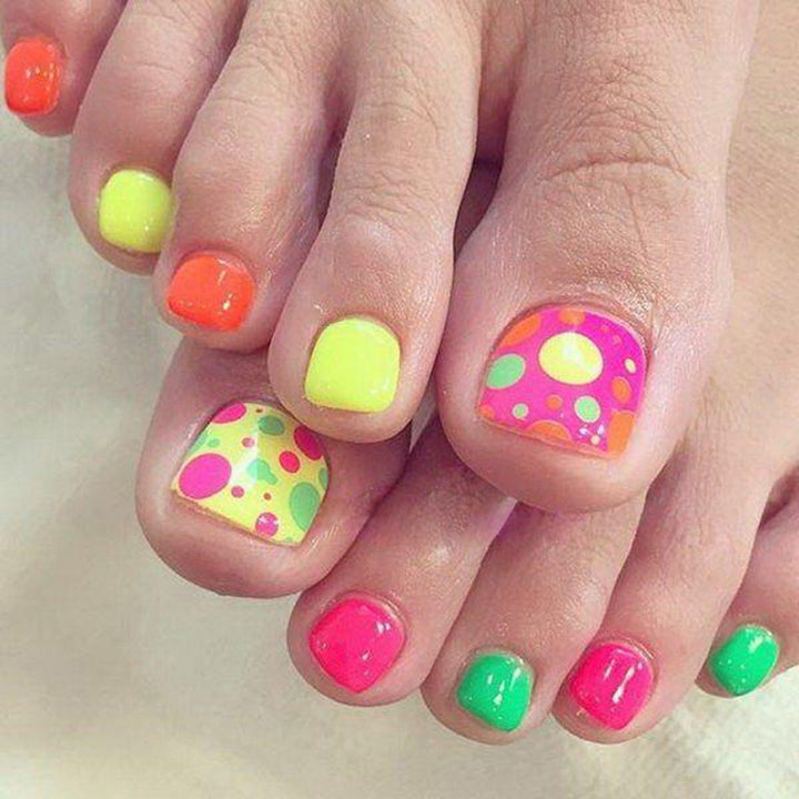 Trendy Toenail Art Kalsten