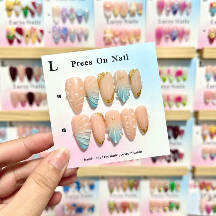 Artistic Press-On Nail Art Set with Golden Accents