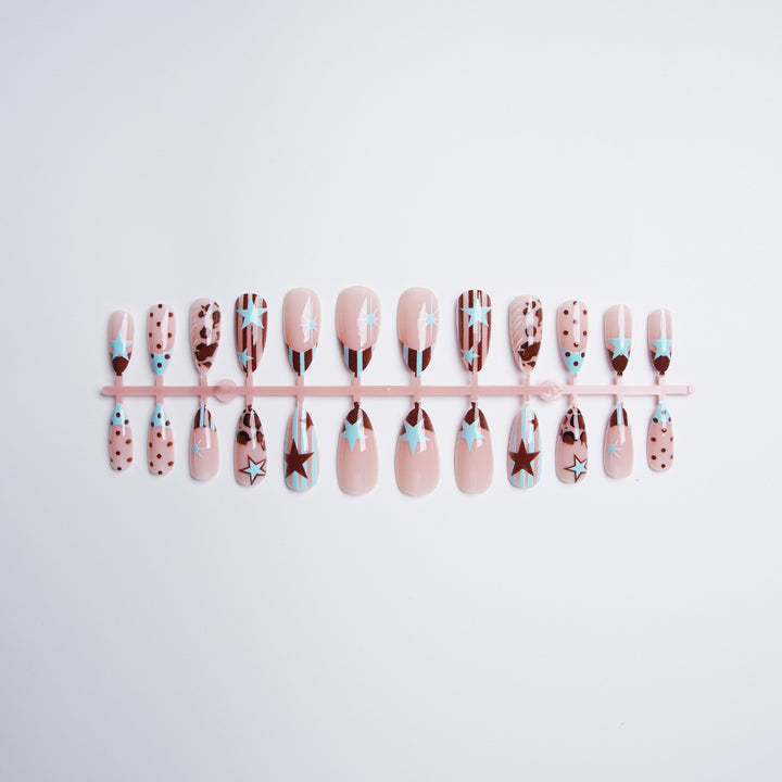 Glamorous nail decorations Kalsten