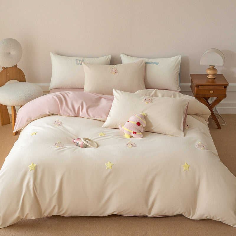 Embroidered bedding set with panda motif made of cotton satin and reversible function