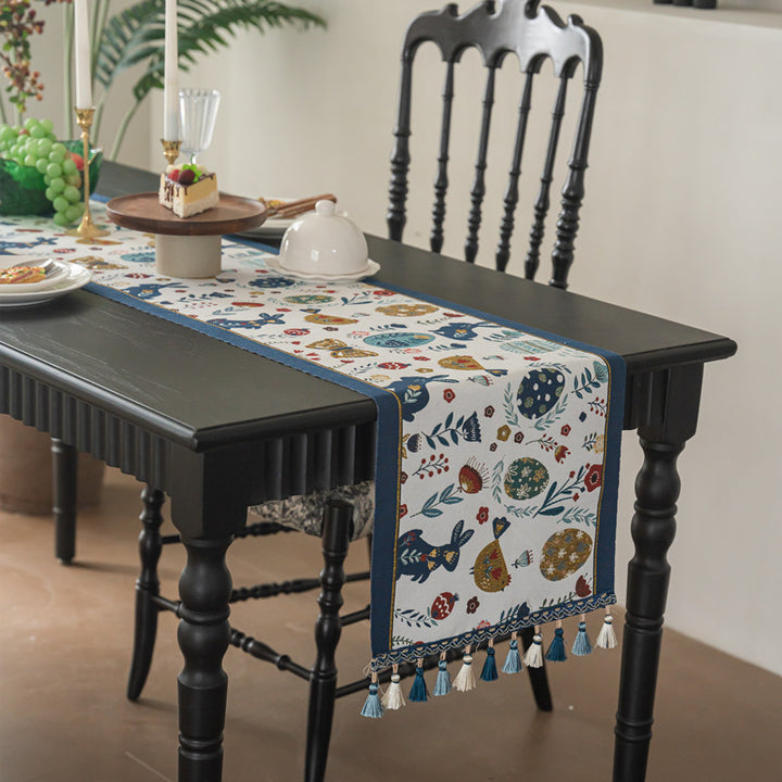 Embroidered Floral Patterned Table Runner