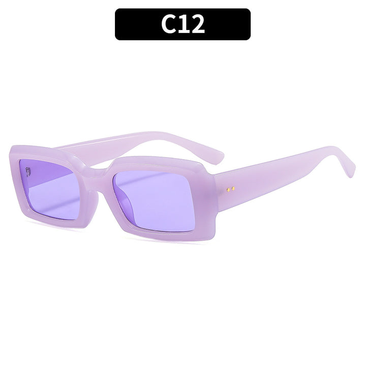 Trendsetting Square Frame Sunglasses