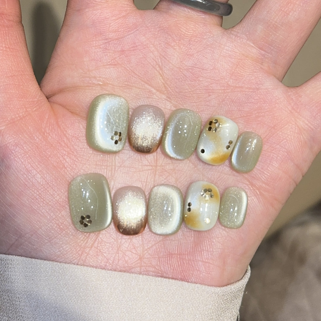 Artificial nails with modern accents Kalsten